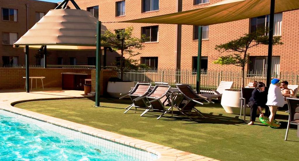 Kingston Terrace Serviced Apartments Канберра Экстерьер фото